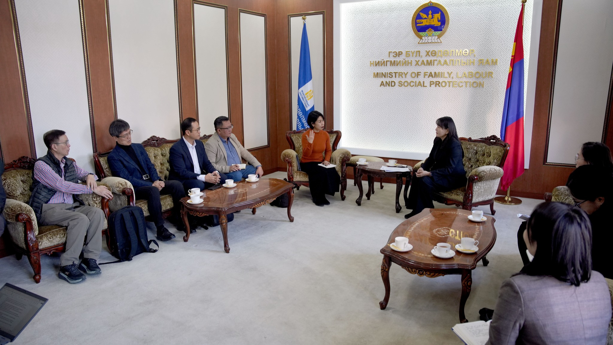 АХМАД НАСТНЫ ТУСЛАМЖ ҮЙЛЧИЛГЭЭНИЙ ДОЛООН ТӨВИЙГ ТОНОГ ТӨХӨӨРӨМЖӨӨР ХАНГАНА